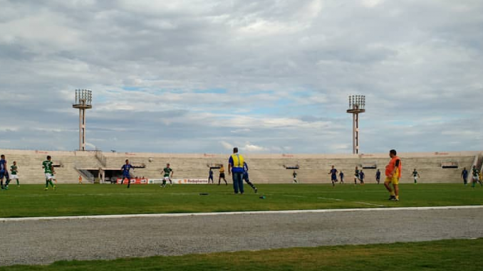 Atlético de Cajazeiras surpreende e derrota o Serrano no Amigão em Campina Grande