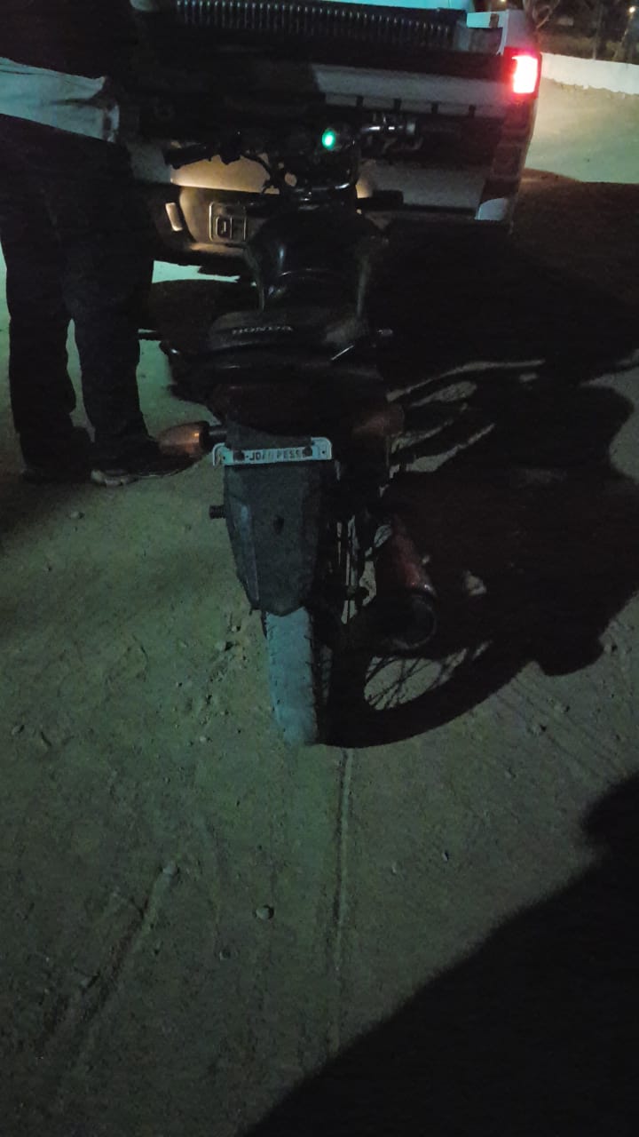 Polícia Militar prende na praia do Jacaré em Cabedelo suspeitos de assaltar farmácias em João Pessoa