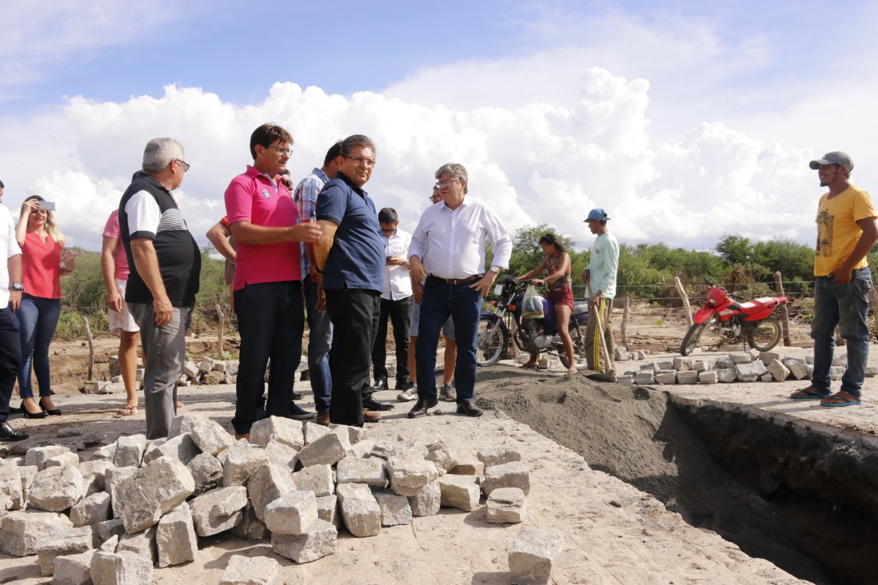SOLIDARIEDADE: Presidente Adriano e governador João garantem apoio às famílias desabrigadas pelas chuvas em Pocinhos