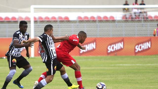Saulo pega pênalti contra o CRB e Botafogo encerra invicto a fase classificatória da Copa do Nordeste;  CSA-AL será o próximo adversário