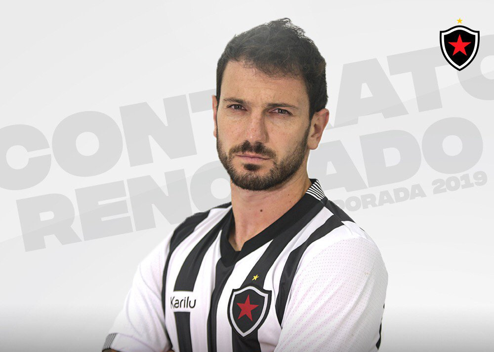 REFORÇO: Meia campista Clayton renova contrato e fica no Botafogo-PB até abril de 2021