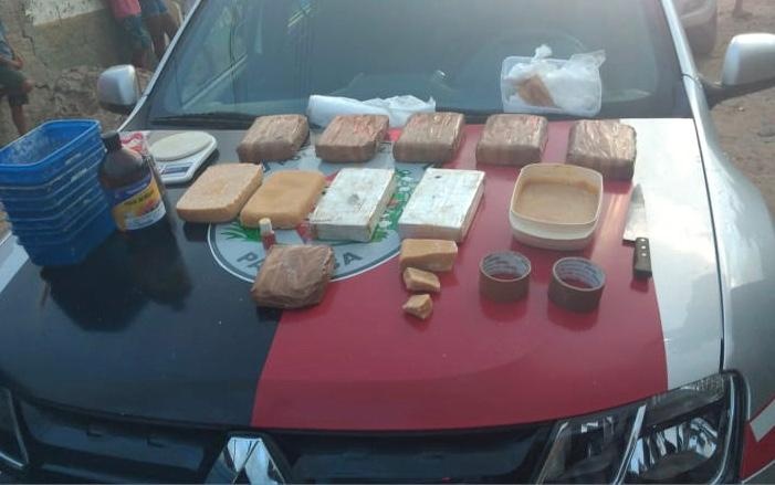 REFINO: Polícia prende no "Novo Milênio" casal de Mangabeira que usava laboratório para produção de pasta-base de cocaína