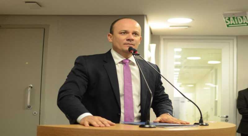 Deputado Cabo Gilberto cobra do governador João Azevedo devolução de R$ 50 milhões pagos pela compra de respiradores que nunca foram entregues ao Estado