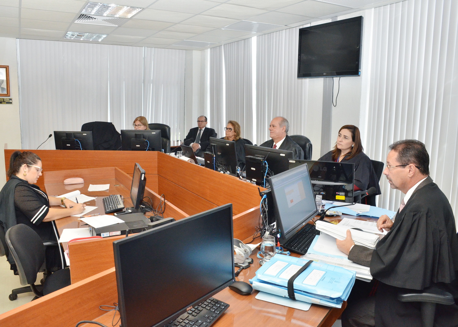 TJ mantém decisão que equiparou vencimentos de engenheiros do Estado com as mesmas funções