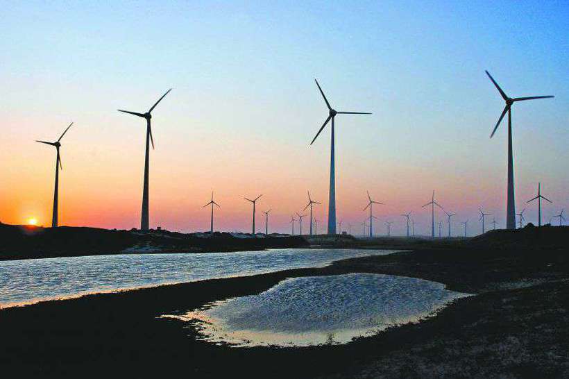SOL E VENTO: Energia limpa ganha espaço sem comprometer o futuro do planeta