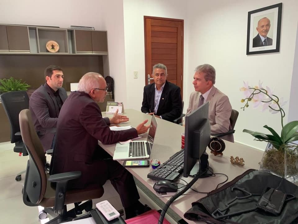 Nabor debate com diretores do CREF-10 projeto que valoriza os profissionais de educação física