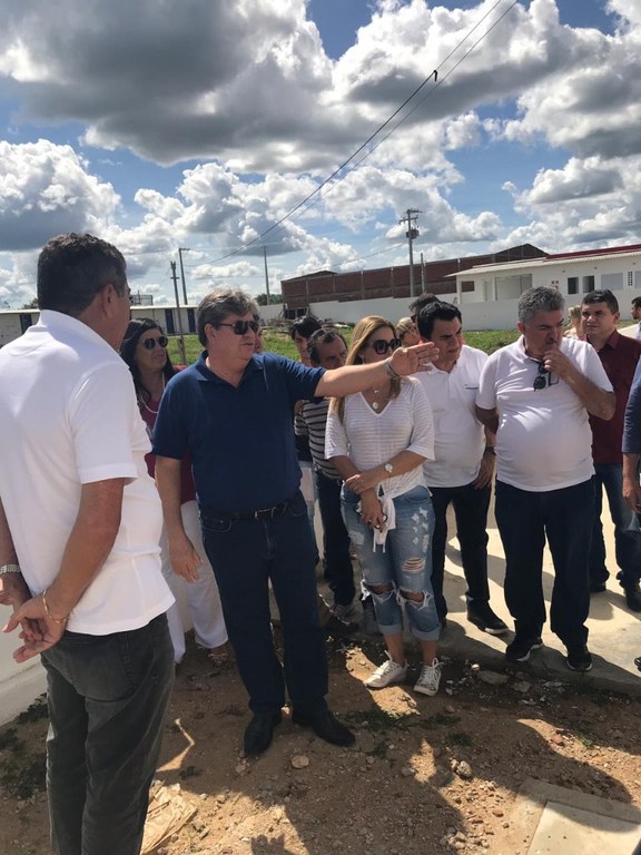 NAS CONTAS: Governador João confirma pagamento dos salários de abril para segunda e terça