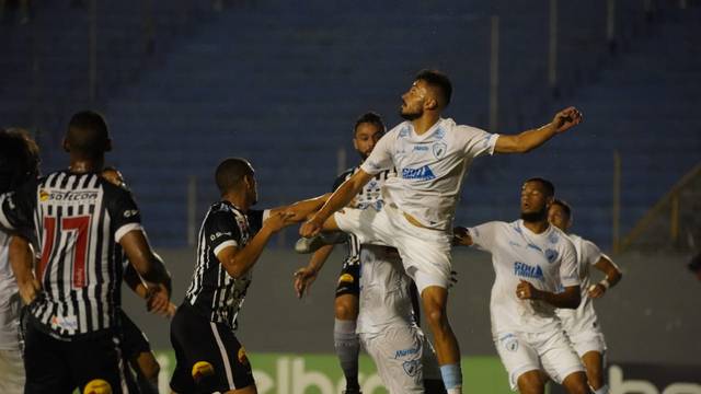 Em jogo de 6 gols, Botafogo empata com o Londrina e é eliminado da Copa do Brasil