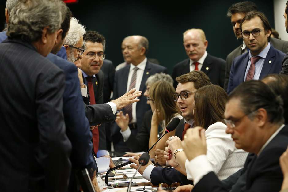 CCJ da Câmara aprova por 48 a 18 votos projeto de Reforma da Previdência