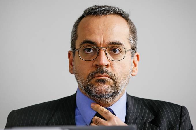 Professor da USP é o novo ministro da Educação em substituição a Vélez Rodriguez