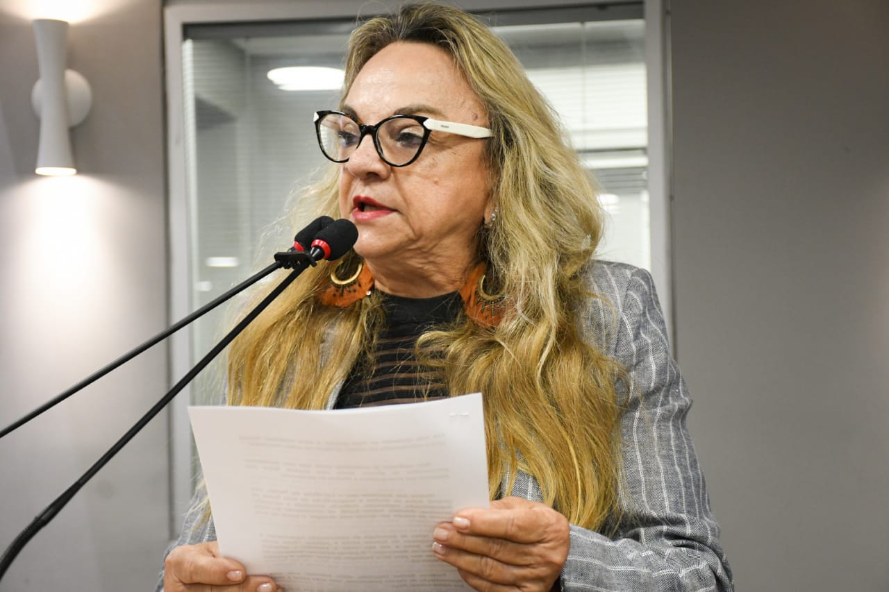 AGRESSÕES: Deputada Paula Francinete anuncia ações cível e penal contra Júnior Araújo
