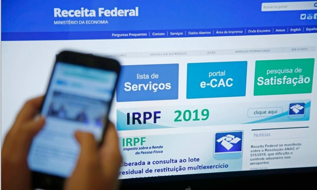 Governo Federal estuda reduzir alíquotas e acabar com dedução de gastos com saúde e educação do IR