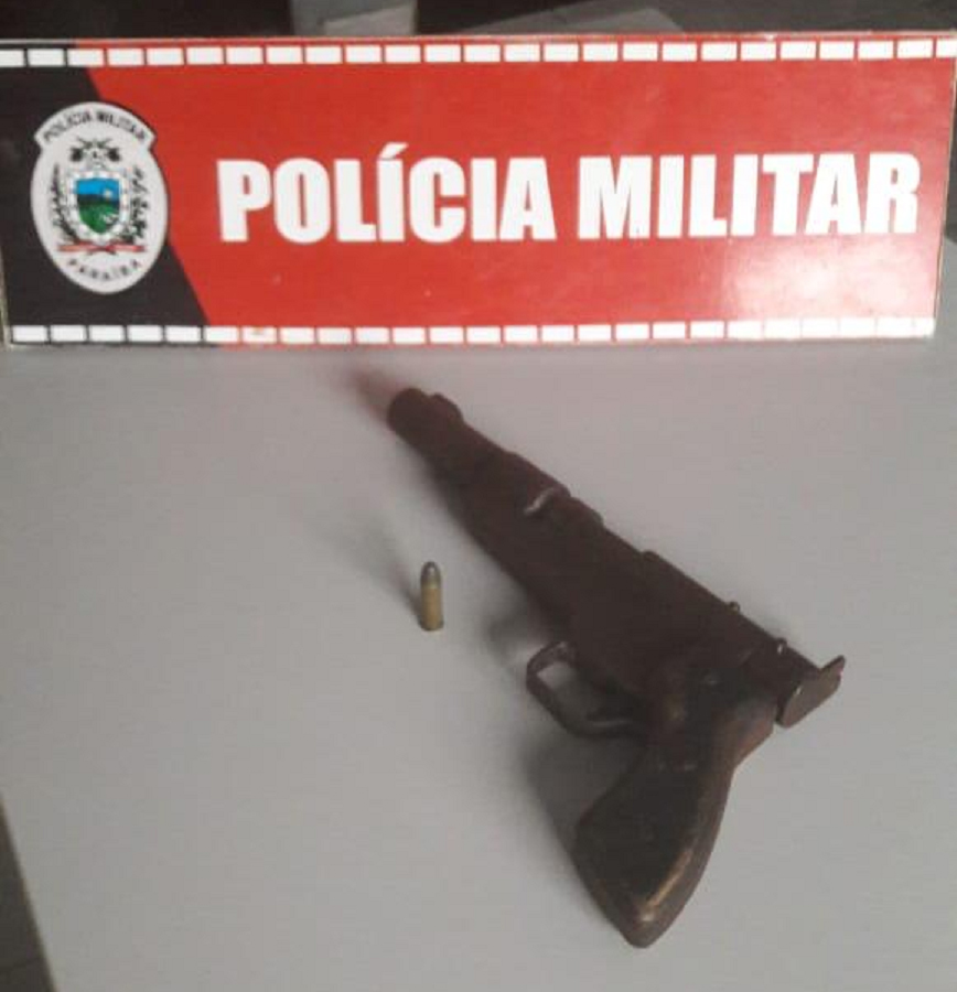 Polícia prende em flagrante suspeito de assalto a ônibus em Cruz do Espírito Santo