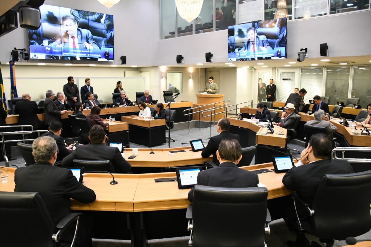 Por maioria de votos, Assembleia aprova projeto que dispensa pagamento de estacionamento em shoppings centers, mercados e centros comerciais