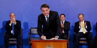 Bolsonaro sanciona lei que permite internação forçada de usuários de drogas