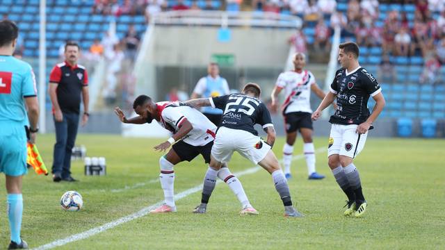 Botafogo empata com o Ferroviário no presidente Vargas, mas conquista a vice-liderança do Grupo A