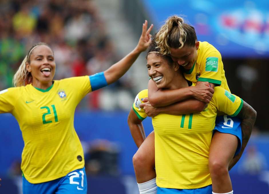 Resultados favorecem e Brasil está com um pé nas oitavas