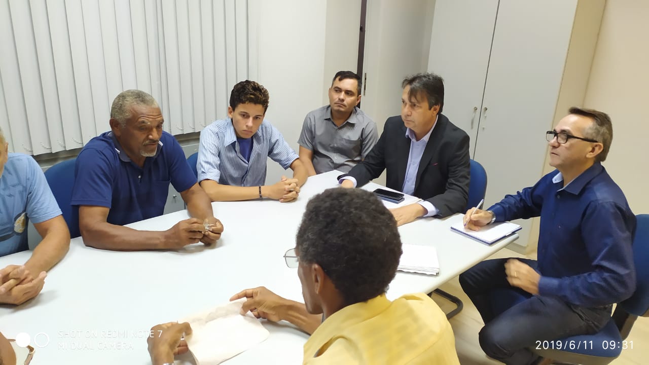 Secretário Zennedy Bezerra se reúne com comissão de feirantes do Colinas do Sul para discutir TAC assinado com o MPPB