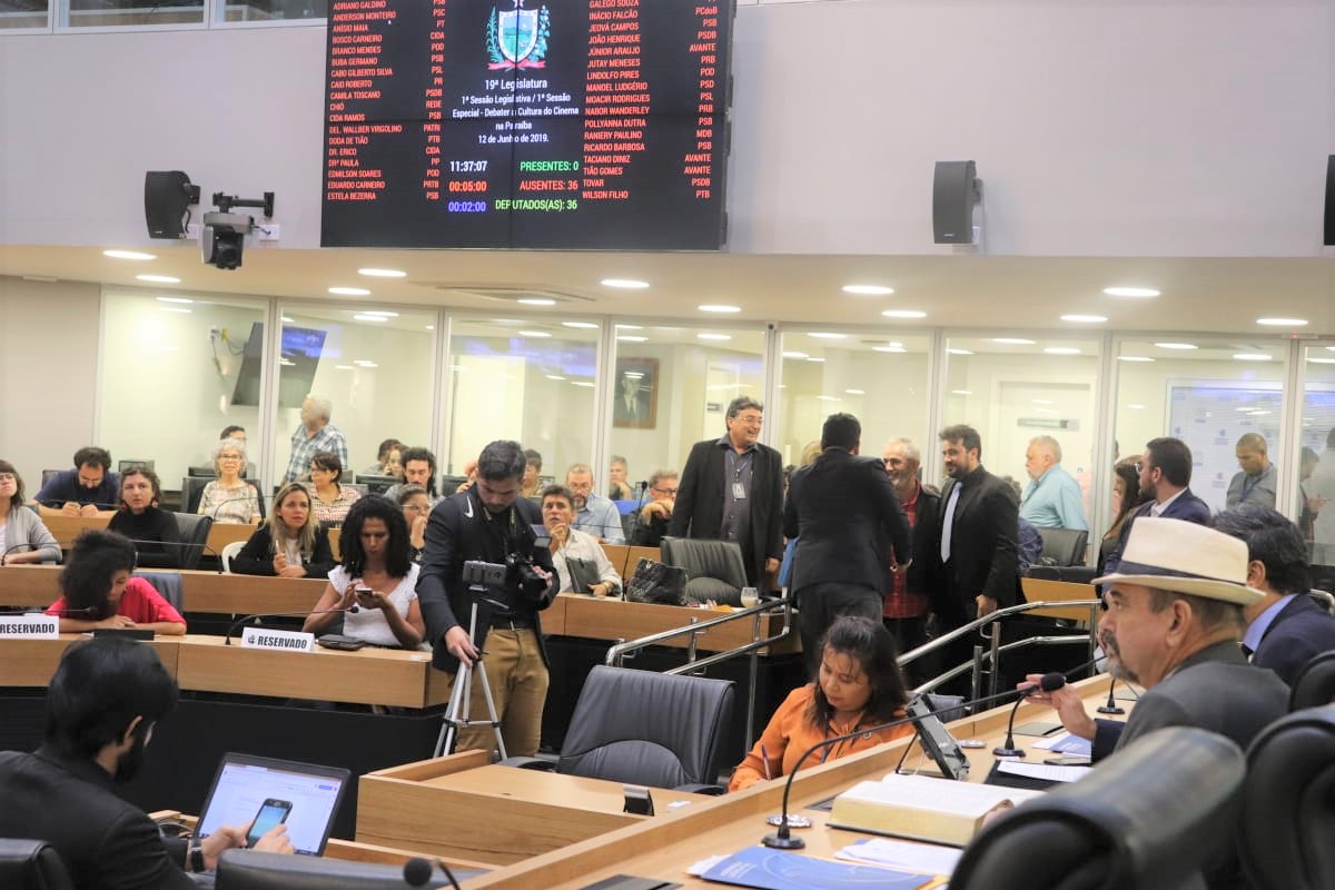 AL-PB homenageia artistas do cinema paraibano e debate incentivo à cultura na Paraíba