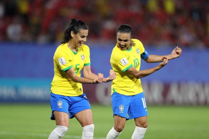 Com de Marta, Brasil vence a Itália e confirma classificação para as oitavas da Copa do Mundo feminina