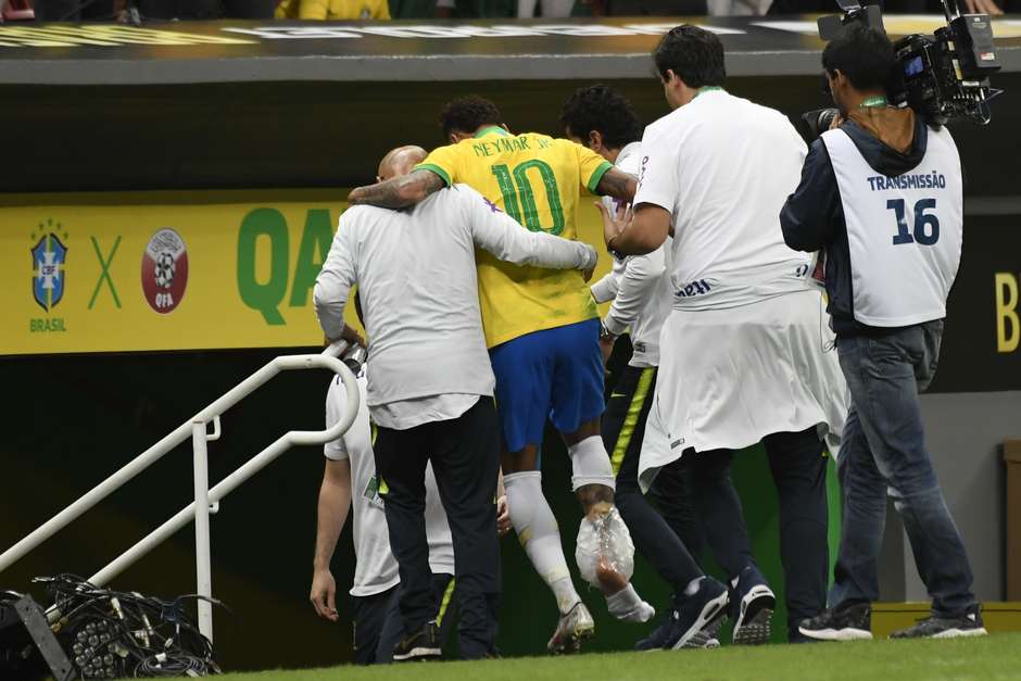 Brasil vence o Catar e lesionado, Neymar está fora da Copa América, diz CBF