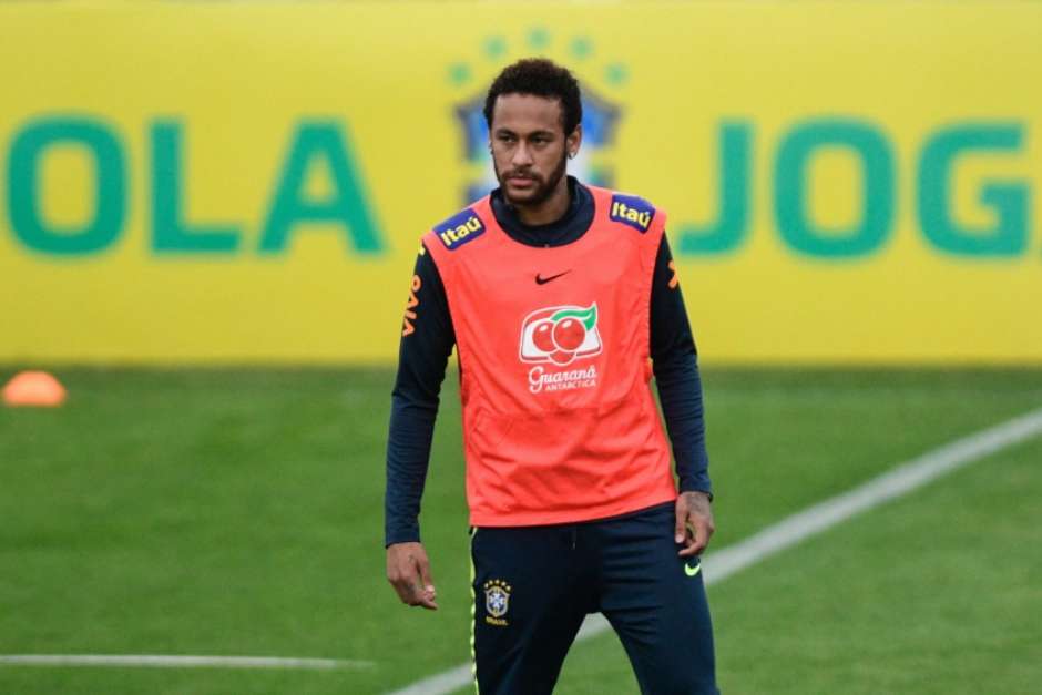 PSG quer se livrar de Neymar depois das denúncias de envolvimento do jogador com estupro e violência com modelo