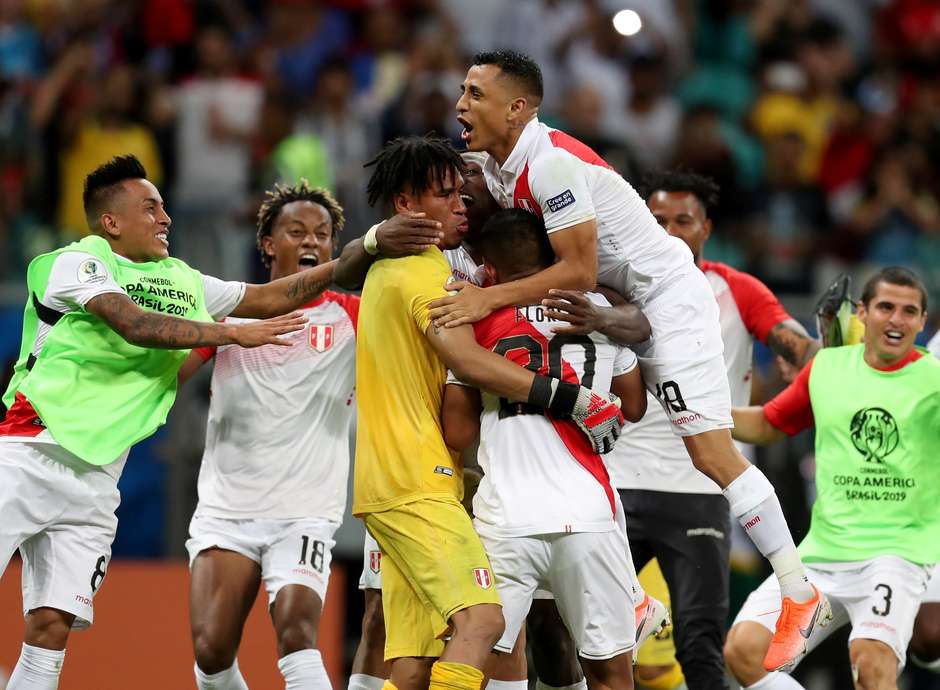 Peru avança na Copa América após vencer Uruguai nos pênaltis