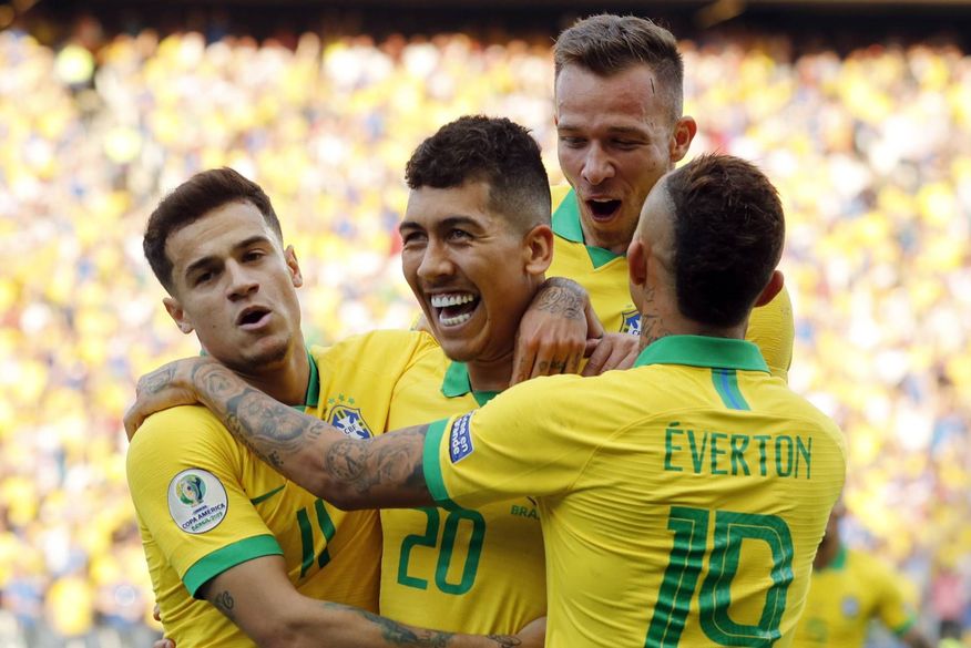 Brasil goleia o Peru e avança às quartas na Copa América