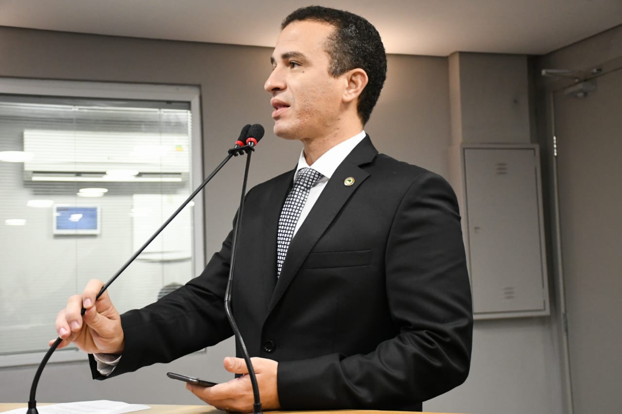 Deputado Dr. Érico cobra solução para morte de empresário e quer intermediar diálogo entre PM e governo