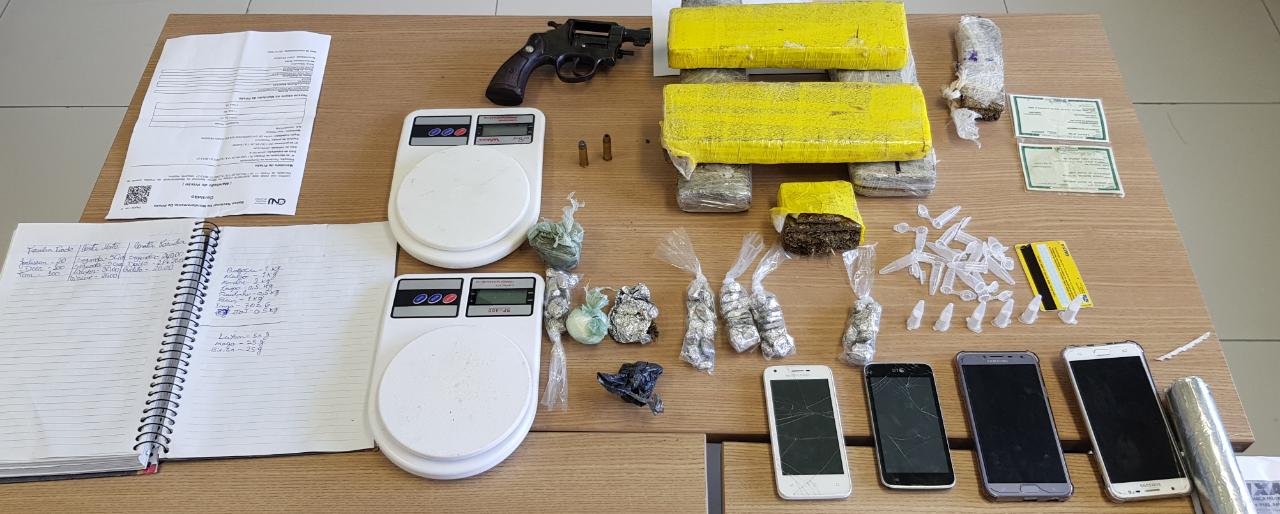 Polícia prende acusado de assaltos e tráfico de drogas, em João Pessoa