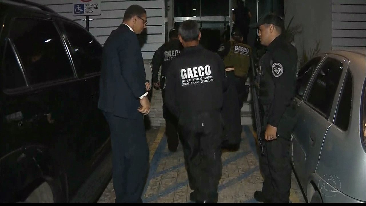 Delegado, Advogada e Policiais Civis são presos acusados de envolvimento com a soltura de presos ligados ao tráfico de drogas