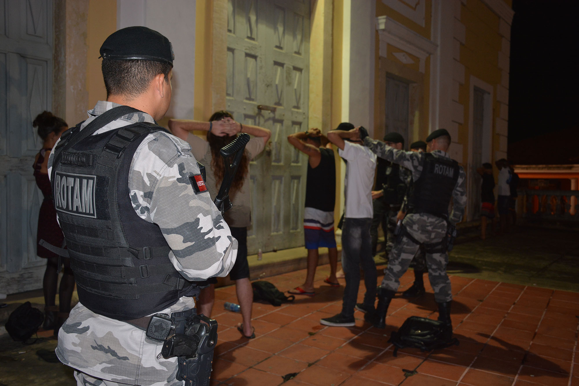 Polícia recaptura foragidos da Justiça e apreende 8 adolescentes em operação de repressão ao crime na região central de João Pessoa