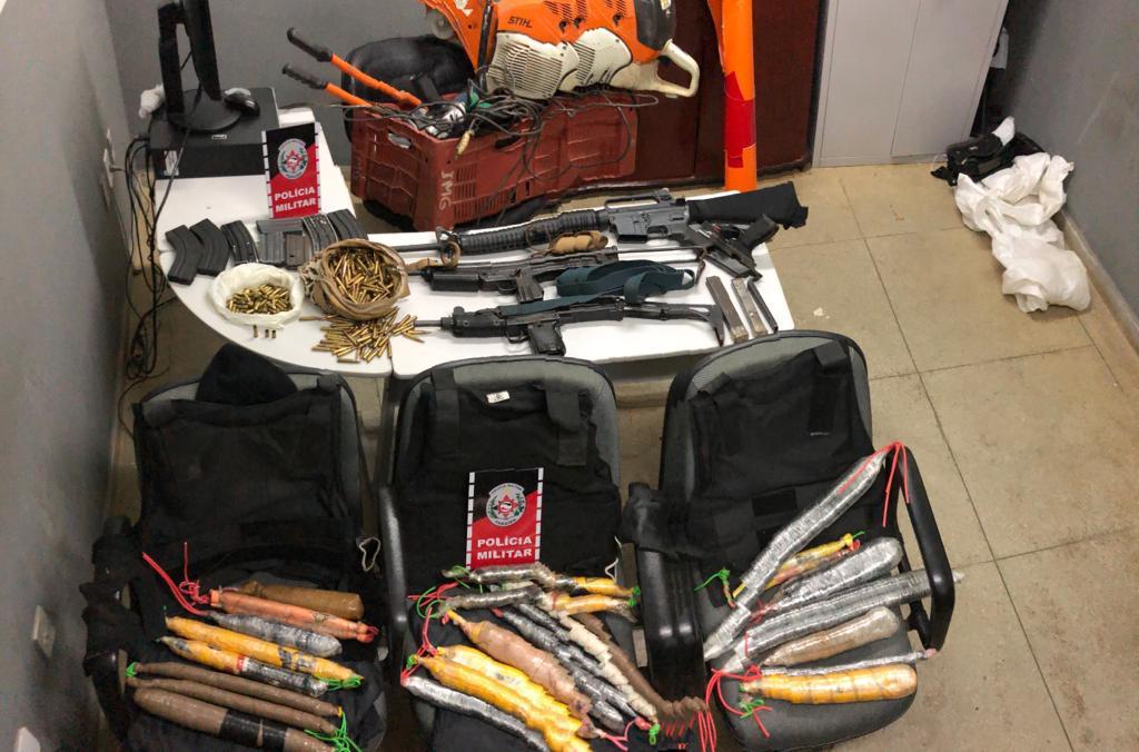 EM TEIXEIRA: Polícia intercepta quadrilha que planejava atacar bancos no sertão e apreende todo o material do bando