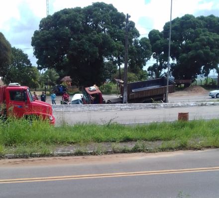 Policial da PRF é atingida por caminhão e fica gravemente ferida na Paraíba