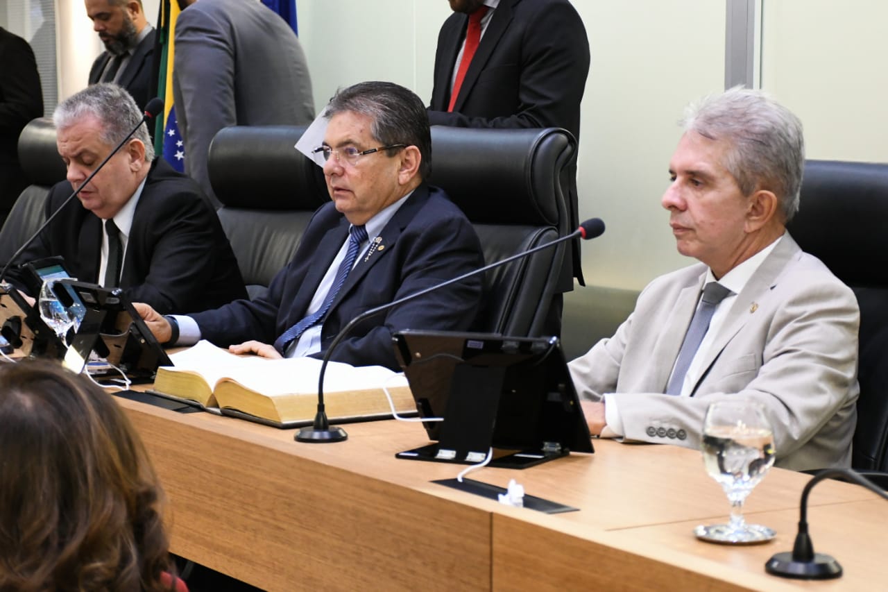 Adriano Galdino anuncia projeto de reforma administrativa e ampliação da transparência administrativa na AL-PB