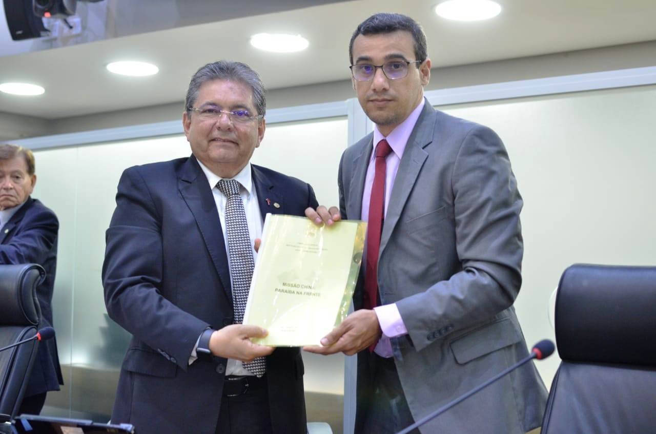Deputado Chió entrega relatório e parlamentares repercutem Missão China na Assembleia