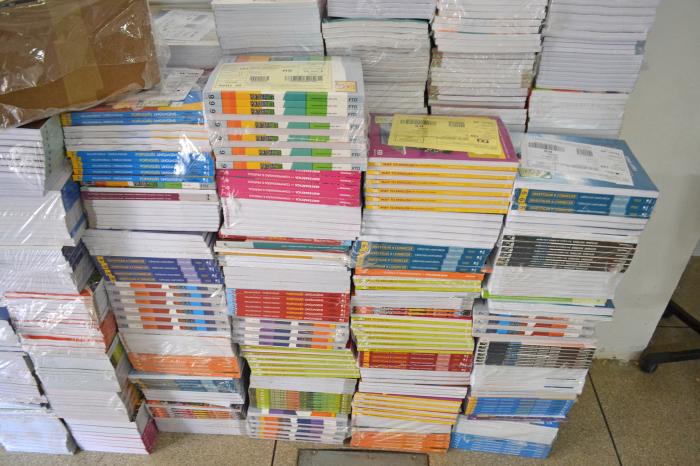 SOBREPREÇO: Câmara do TCE julga irregular compra de livros escolares no valor R$ 4.4 milhões pela Educação