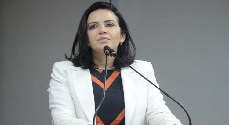 Pollyanna Dutra propõe suspensão de negativações no SPC e Serasa durante período de calamidade pública