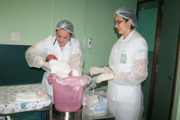 UNIMED JP: Famílias deixam recadinhos em painel para os bebês internados em UTI no Hospital Alberto Urquiza Wanderley