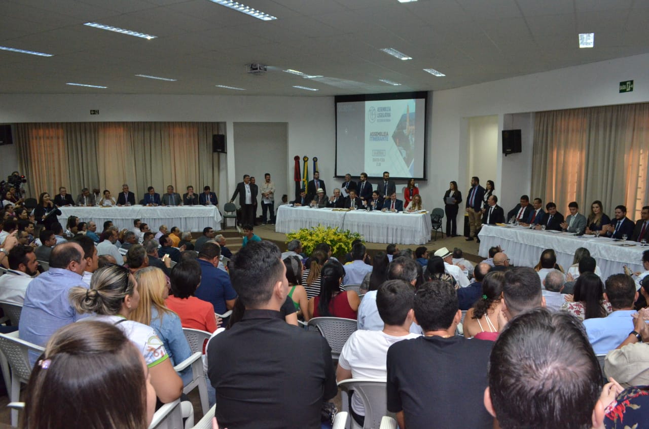 ALPB aprova 95 matérias e celebra aniversário de Cajazeiras em sessão inédita no Sertão