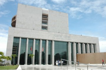 Ex-prefeita de Patos é condenada por ato de improbidade administrativa