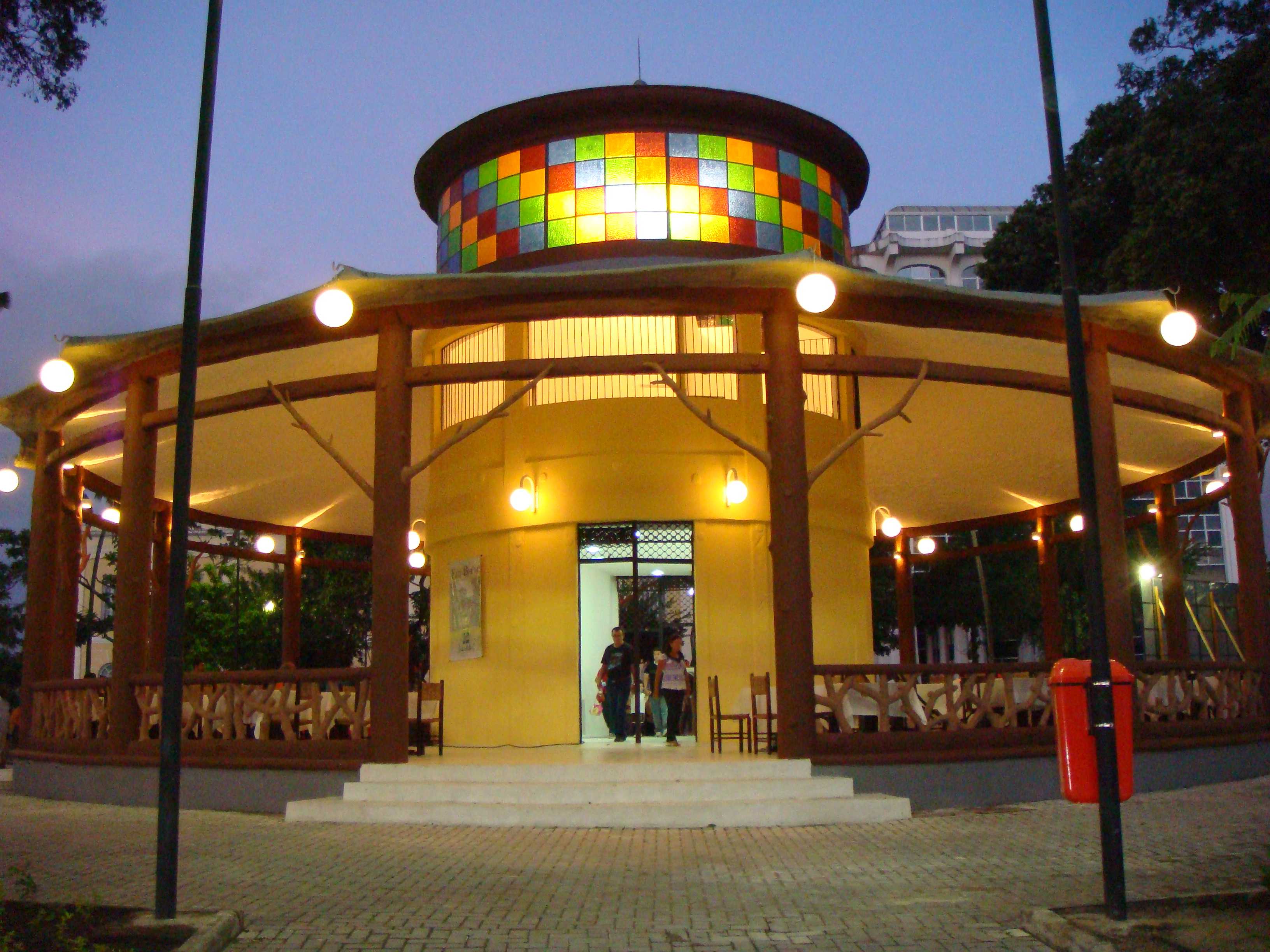 1ª Dama Maísa Cartaxo realiza "Chá Beneficente" para arrecadação de donativos para o Napoleão Laureano, nesta terça