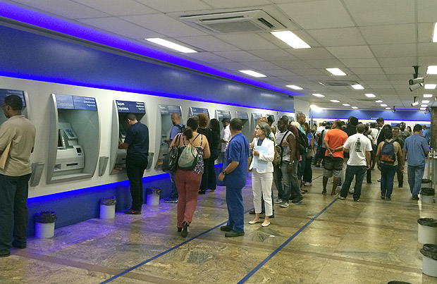 Caixa inicia nesta quinta pagamento do abono salarial 2019/2020 para trabalhadores nascidos em outubro