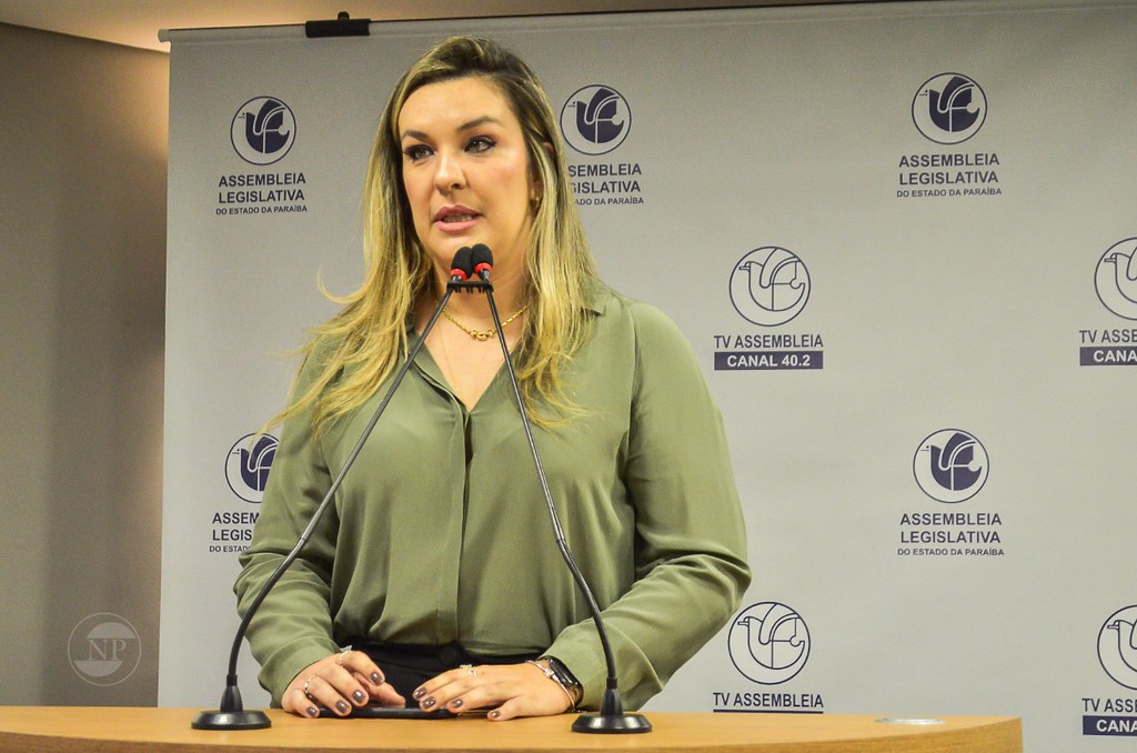 Deputada Camila defende regulamentação dos transportes alternativos e critica adiamento de votação do projeto na AL-PB