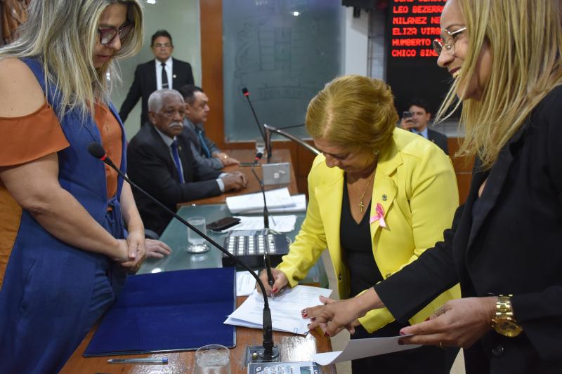 Câmara de Vereadores de João Pessoa empossa Helena Holanda como titular e convoca Sérgio da Sac para assumir mandato