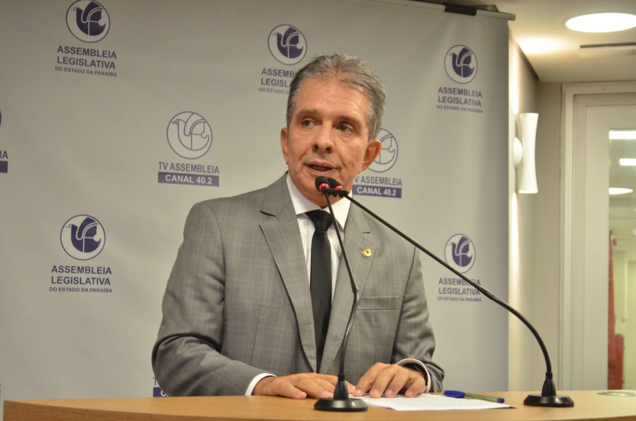 Nabor defende regulamentação dos serviços de transportes alternativos na Paraíba