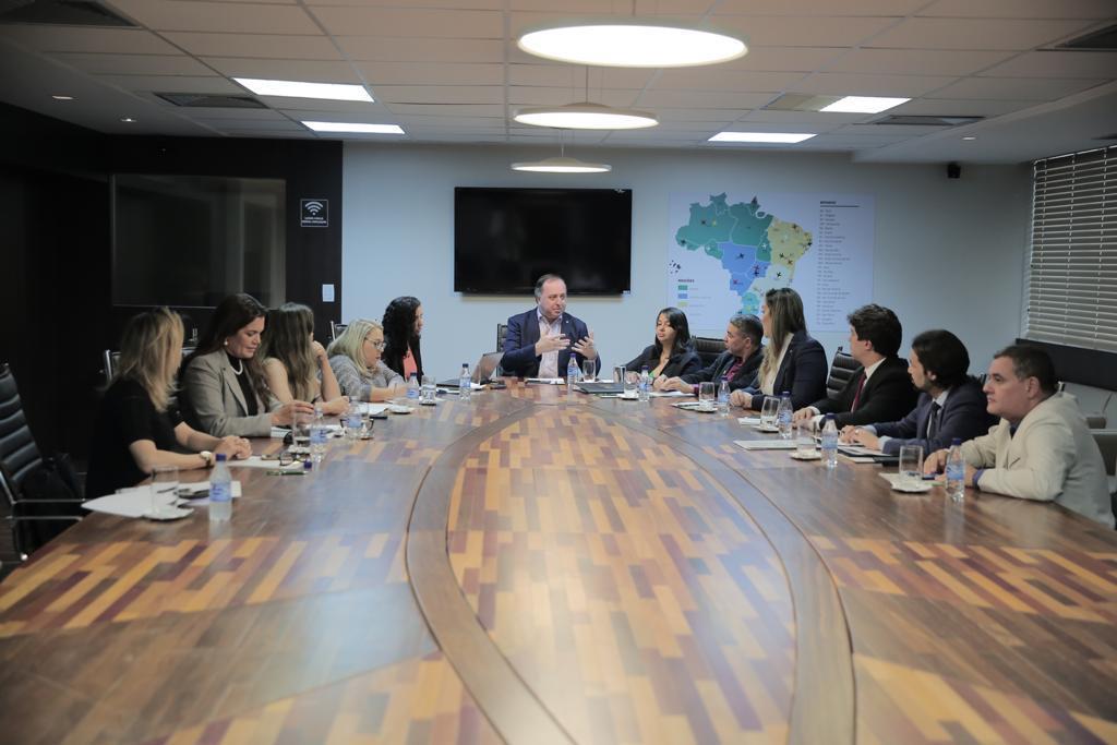 Camila Toscano participa de reunião da Unale para discutir políticas públicas de combate à violência contra mulher
