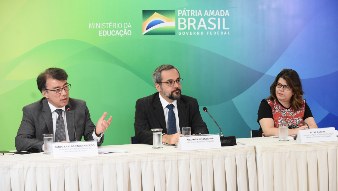 MEC anuncia R$ 82,6 milhões para o Educação Conectada com internet para mais 24,5 mil escolas