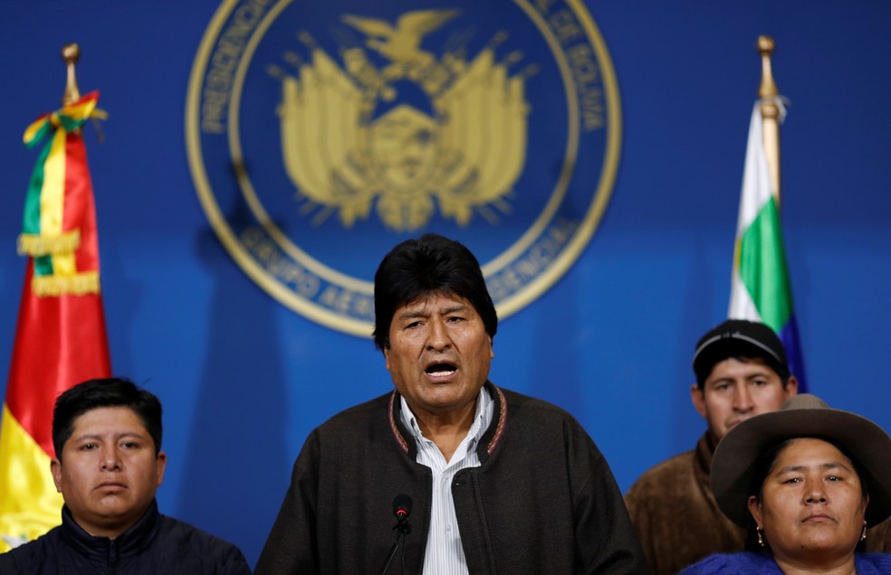 Evo Morales não suporta pressão da oposição e dos militares e anuncia renúncia à presidência da Bolívia
