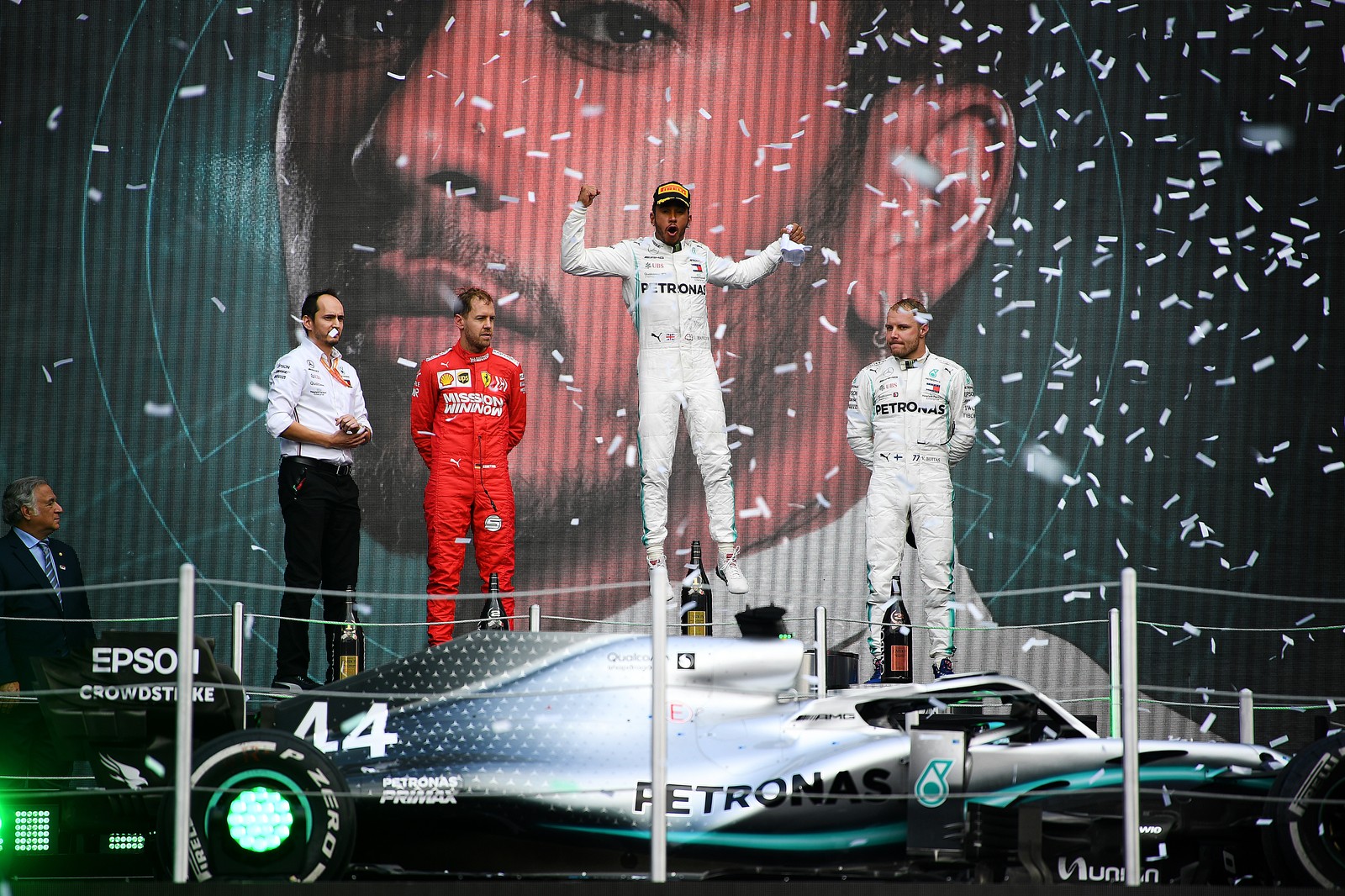 FÓRMULA 1: Hamilton é hexacampeão da F-1 e está a um título do recorde de Schumacher